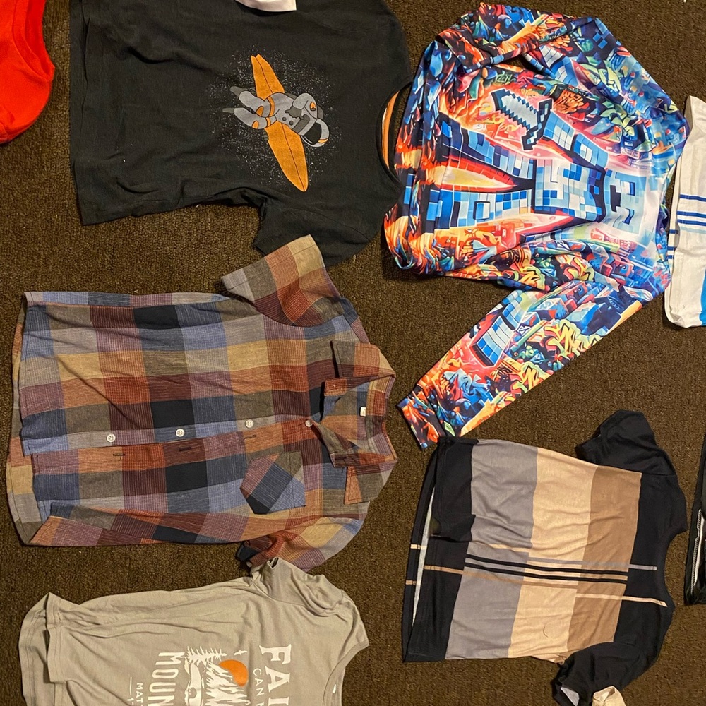 Bundle 17 Boys size 7/8 (M) shirts long and short sleeve